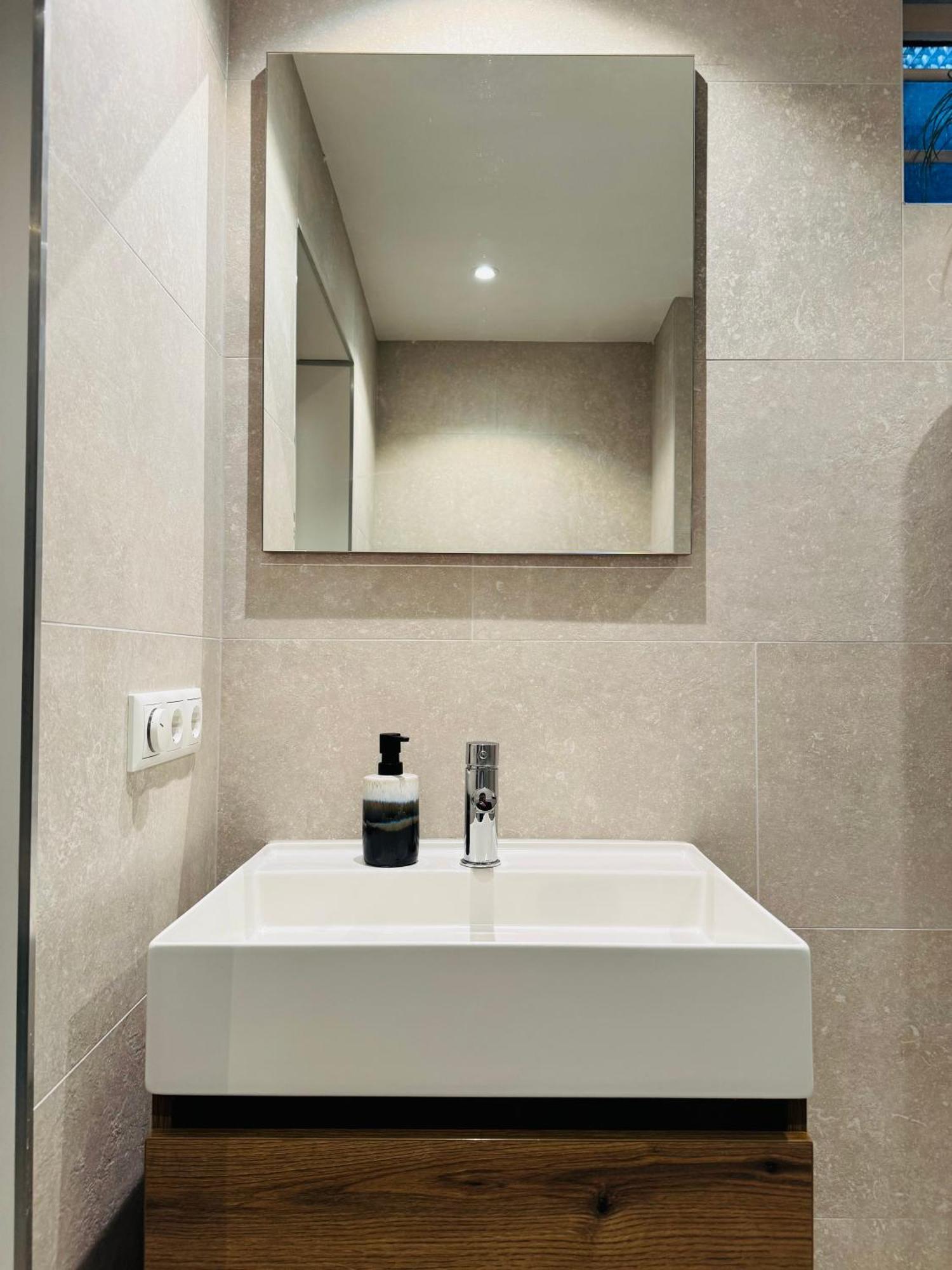 Hello Noordwijk - Souterrain Hoogwakersbosstraat 6 Apartment Bagian luar foto